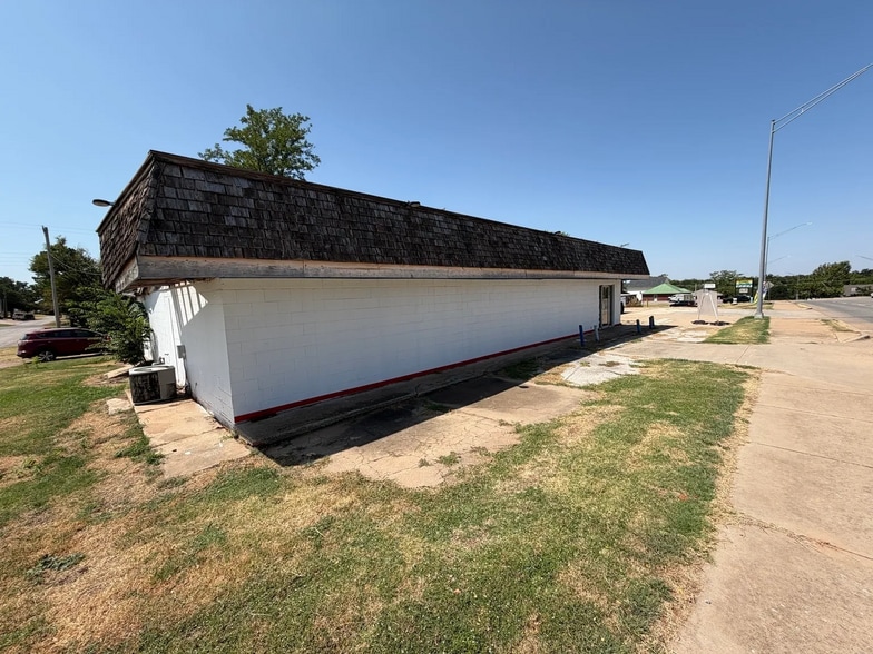 204 W Veterans Memorial Hwy, Blanchard, OK à vendre - Photo du bâtiment - Image 3 de 6