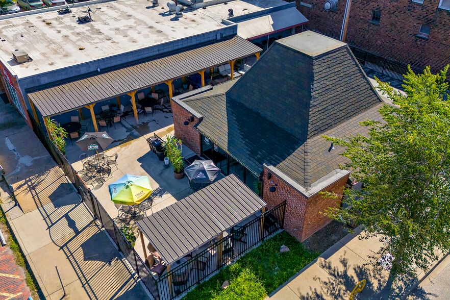 101 W Monroe St, Carbondale, IL for sale - Building Photo - Image 1 of 42