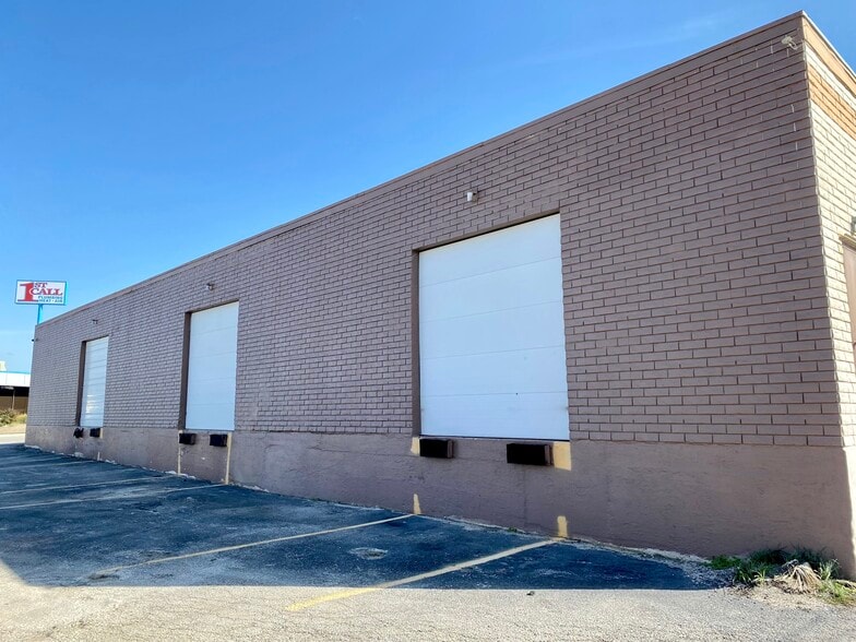 5508-5516 Brewster St, San Antonio, TX for lease - Building Photo - Image 3 of 50