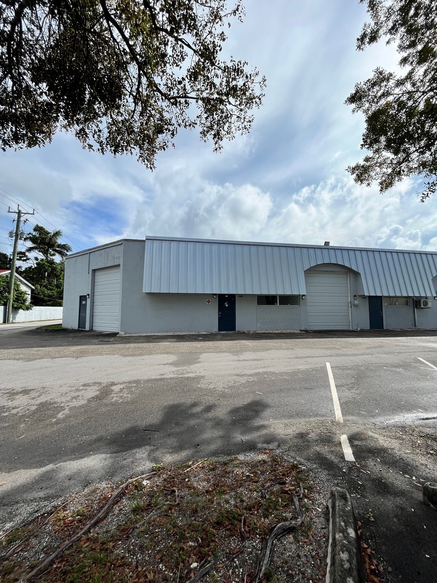 2696 NW 31st Ave, Lauderdale Lakes, FL for lease Building Photo- Image 1 of 6