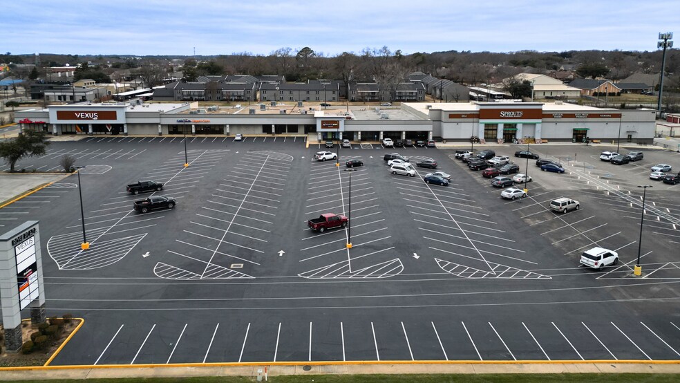 4015 S Broadway Ave, Tyler, TX à louer - Photo du bâtiment - Image 1 de 5