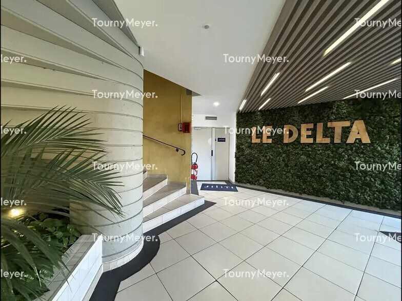 Office in Mauguio for lease - Building Photo - Image 2 of 6