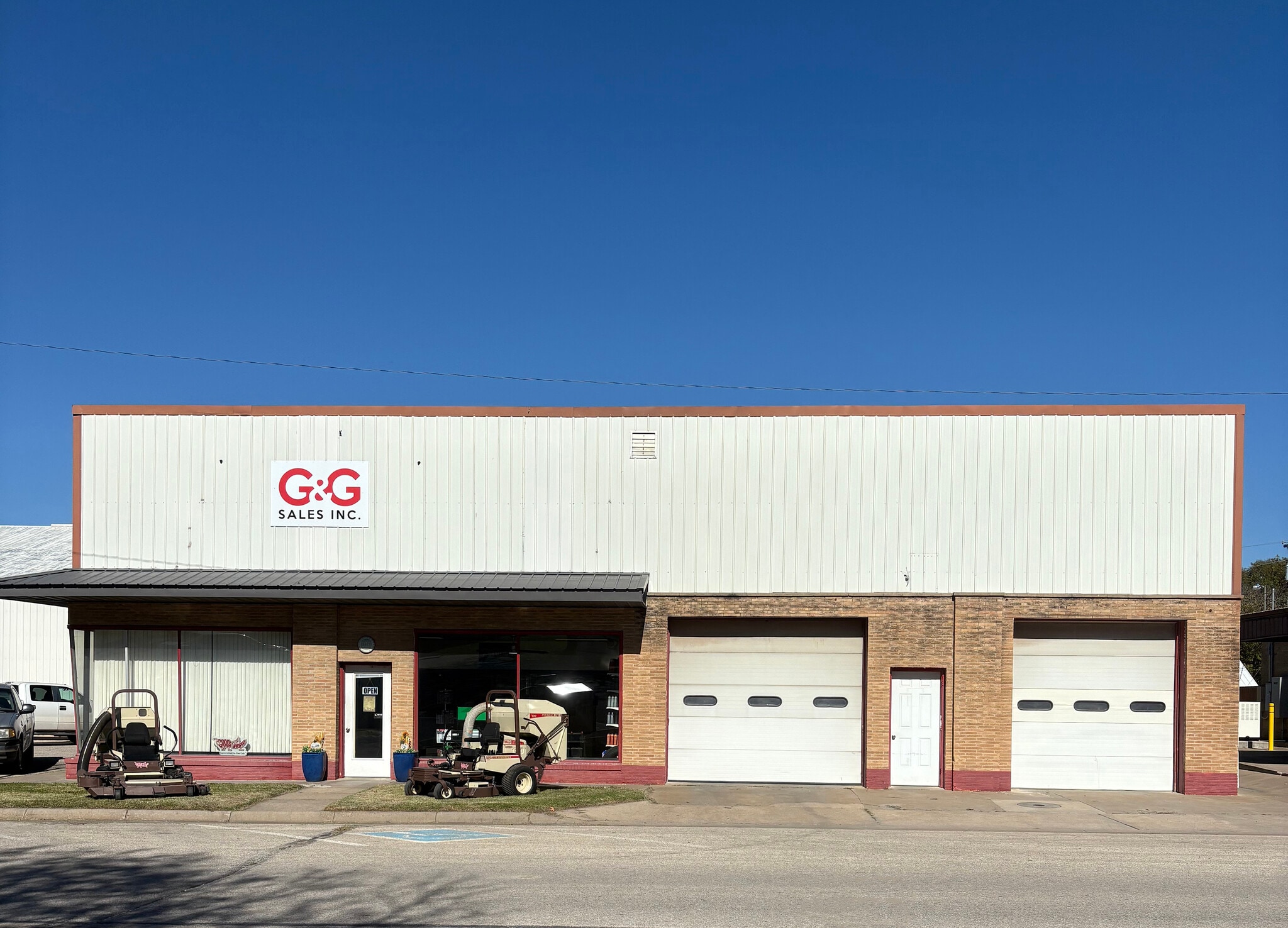 210 W Cole St, Moundridge, KS for sale Primary Photo- Image 1 of 12