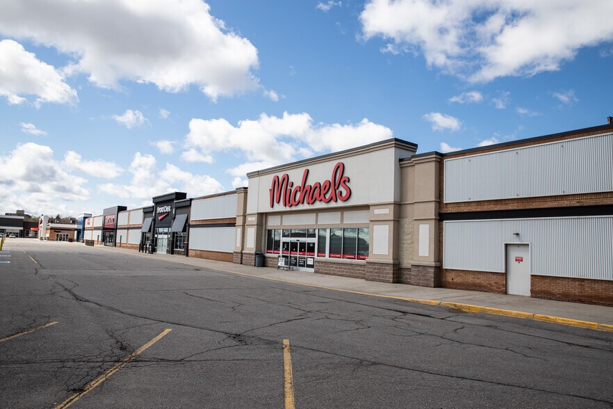 150 First St, Orangeville, ON à louer - Photo du bâtiment - Image 3 de 6