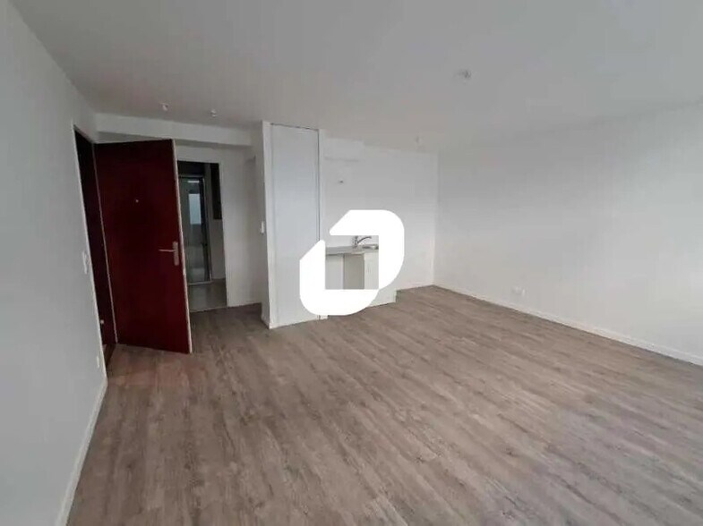 Office in Suresnes for sale - Interior Photo - Image 3 of 10