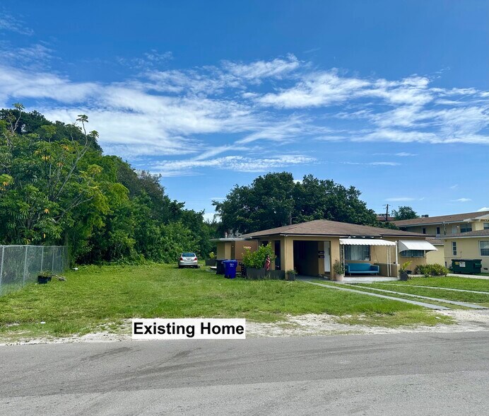 2531 Pierce St, Hollywood, FL à vendre - Photo du bâtiment - Image 2 de 38