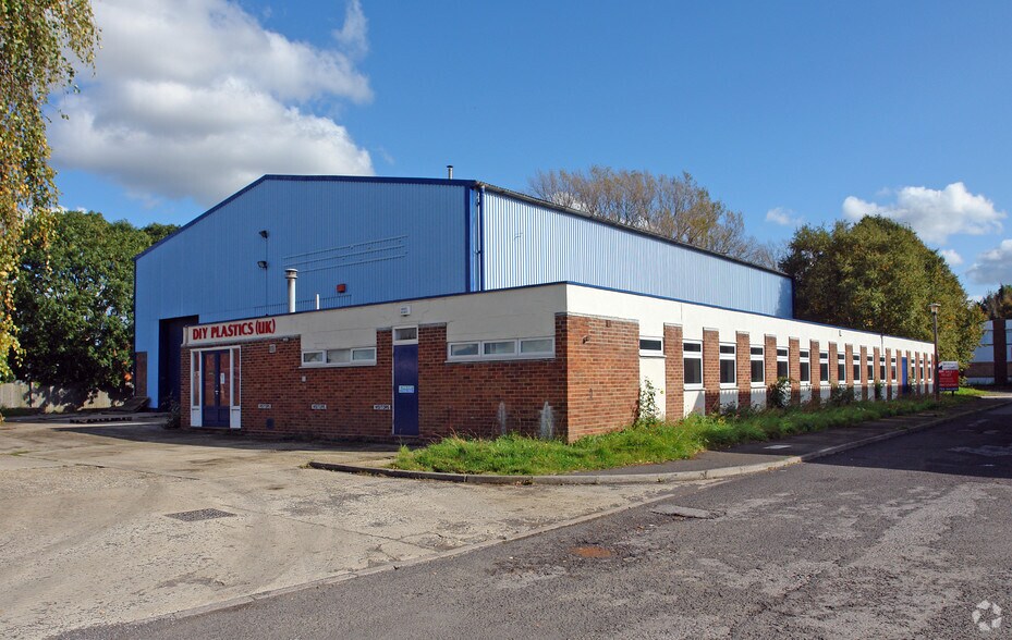 Regal Way, Faringdon à vendre - Photo principale - Image 1 de 2