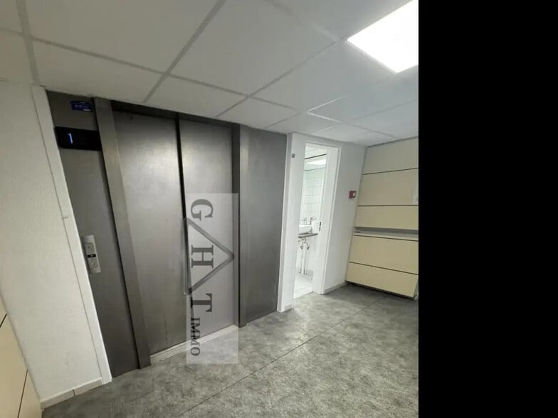 Industriel dans Ivry-sur-Seine à louer - Photo intérieure - Image 2 de 2