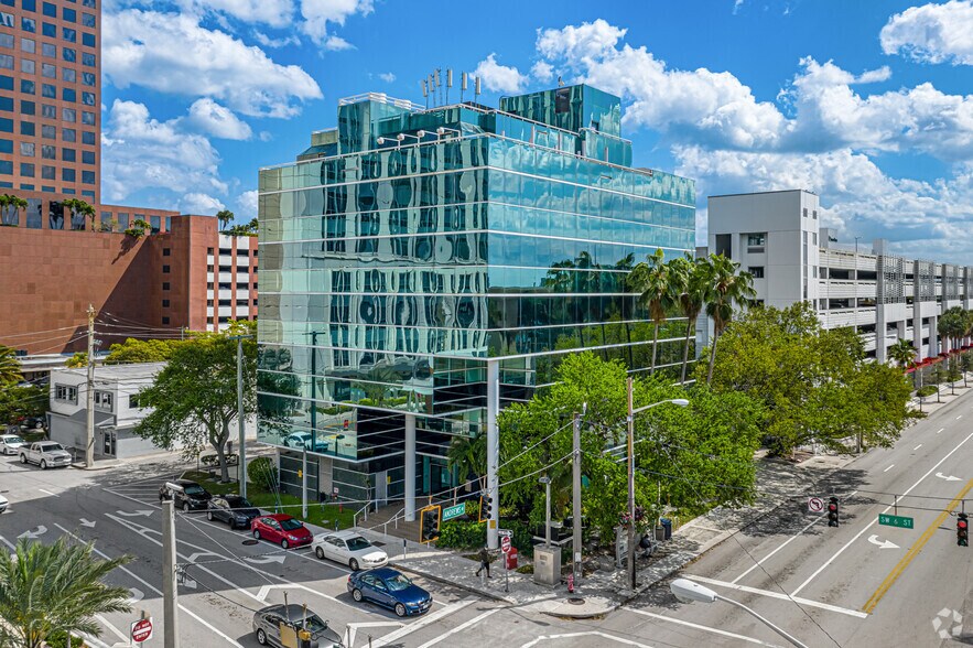 600 S Andrews Ave, Fort Lauderdale, FL à louer - Photo principale - Image 1 de 13