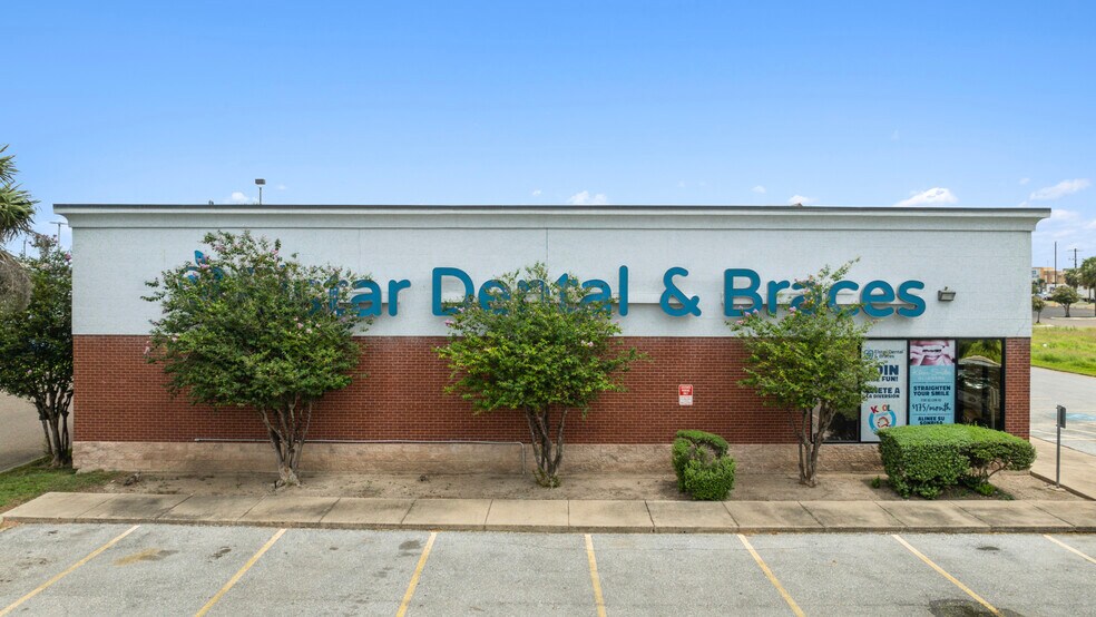 1301 E US Highway 83, McAllen, TX à vendre - Photo du bâtiment - Image 2 de 12