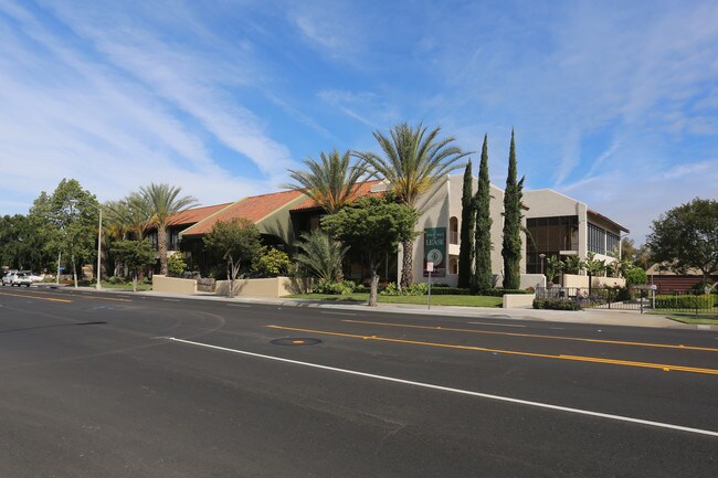 More details for 801 E Chapman Ave, Fullerton, CA - Office for Lease