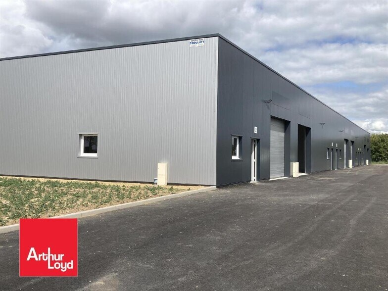 Flex in Dreux for lease - Building Photo - Image 2 of 5