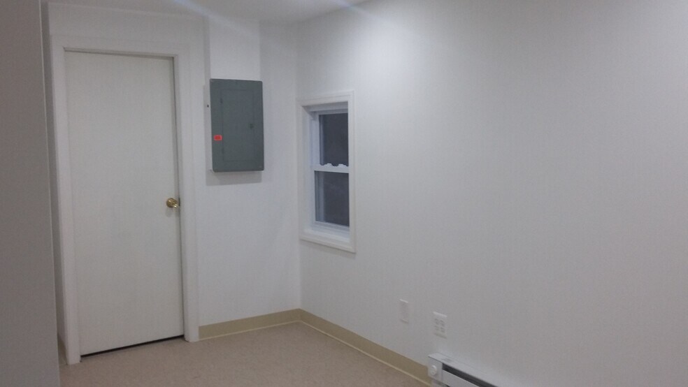 68 Schraalenburgh Rd, Harrington Park, NJ à louer - Photo du bâtiment - Image 3 de 10