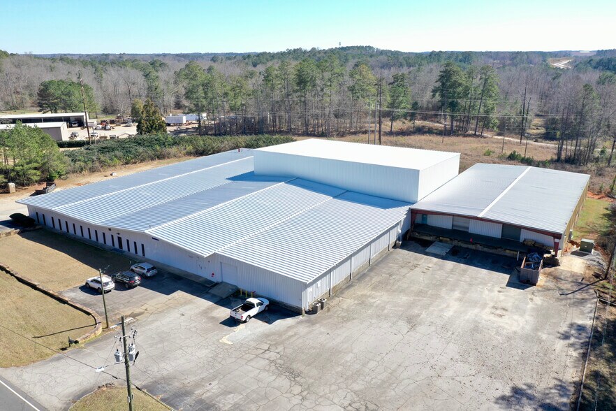 210 E Lukken Industrial Dr, Lagrange, GA à louer - Photo du bâtiment - Image 1 de 27