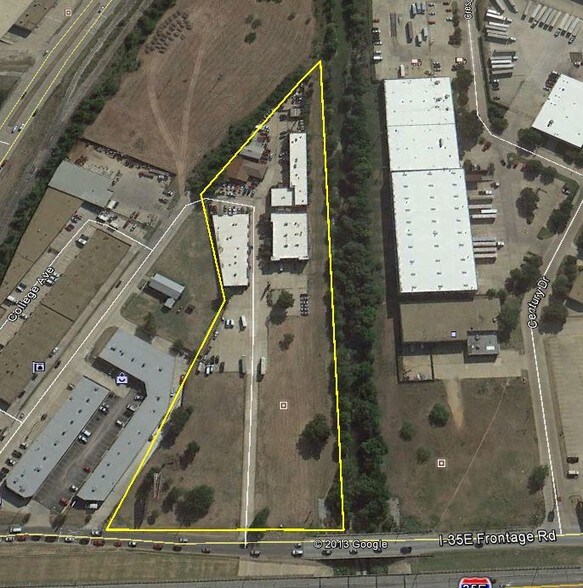 1039 N Interstate 35E, Carrollton, TX à louer - Photo du bâtiment - Image 3 de 16