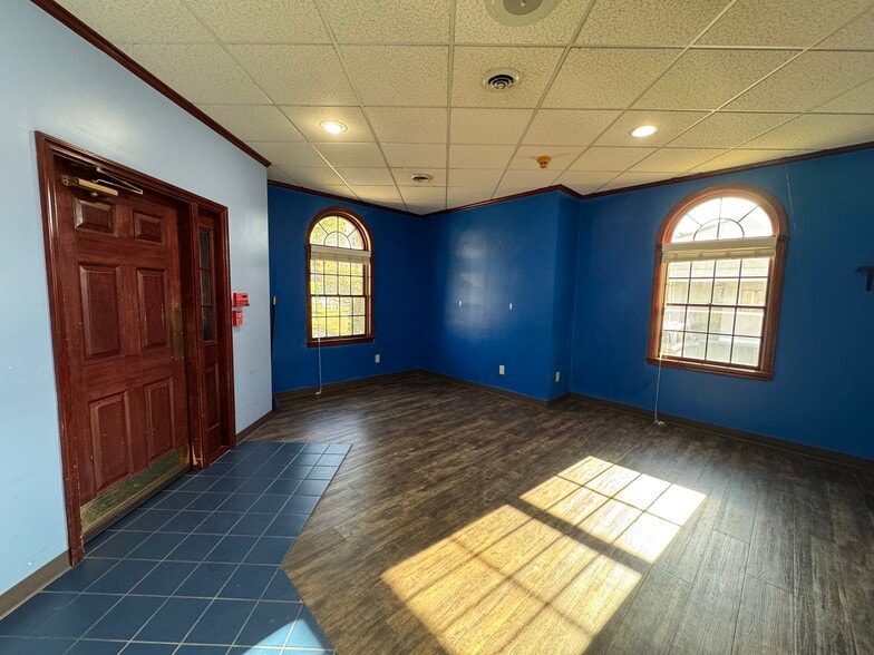 514 Pellis Rd, Greensburg, PA for lease - Building Photo - Image 3 of 16