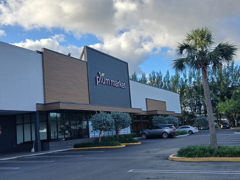 17985 Biscayne Blvd, Miami, FL à louer - Photo du bâtiment - Image 3 de 10