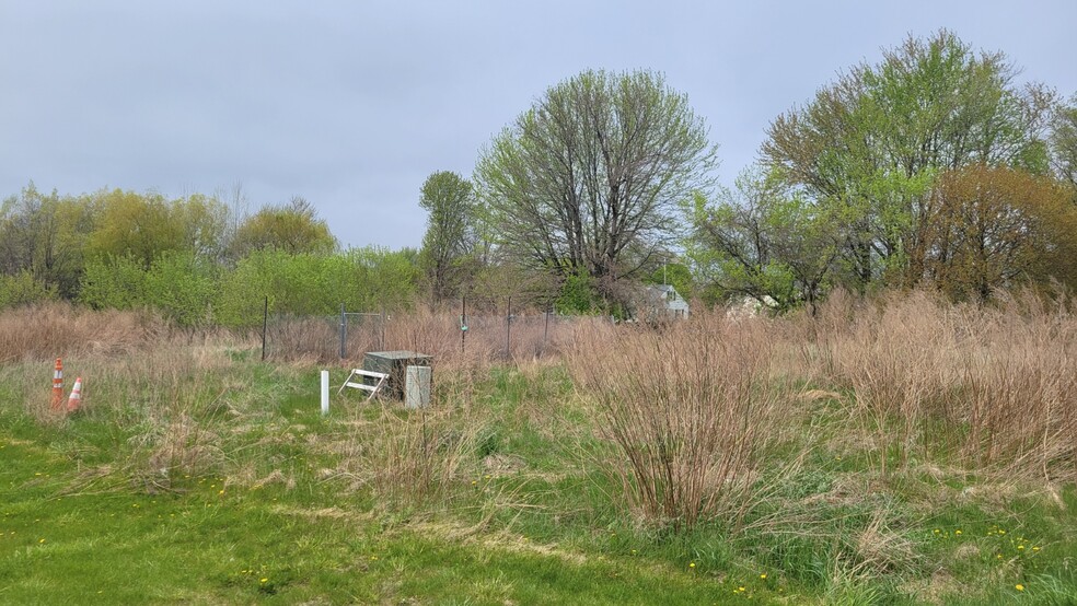 13 Anitas Ln, Brockport, NY for sale - Building Photo - Image 3 of 6