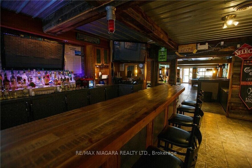 4020 Erie Rd, Crystal Beach, ON for sale - Building Photo - Image 3 of 5