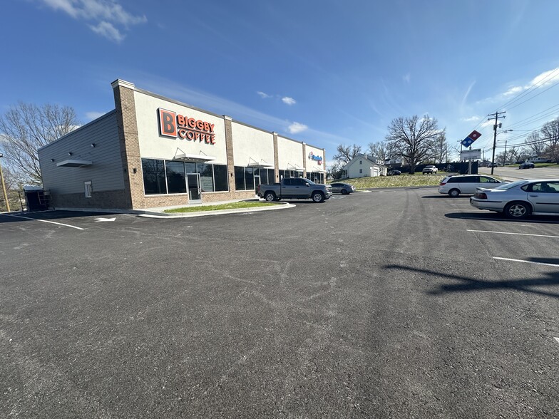 451 S College St, Harrodsburg, KY for lease - Building Photo - Image 1 of 4