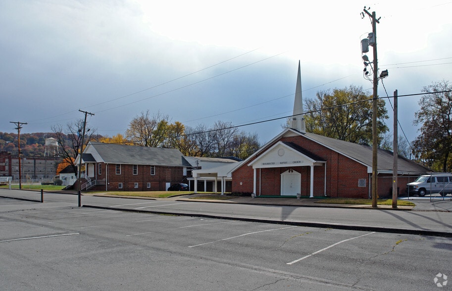 2230 E 18th St, Chattanooga, TN for lease - Primary Photo - Image 1 of 2