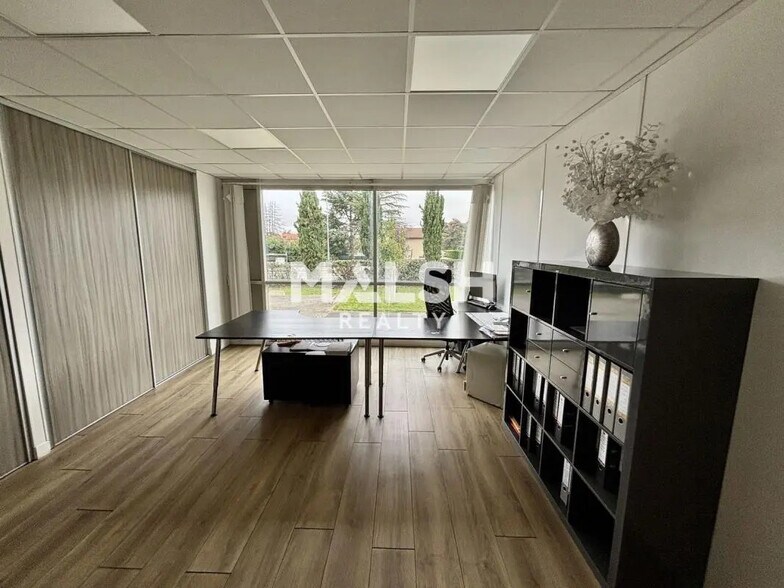 Bureau dans Vaulx-en-Velin à louer - Photo intérieure - Image 3 de 6