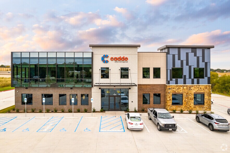 4324 Mapleshade Ln, Plano, TX à louer - Photo du bâtiment - Image 2 de 63