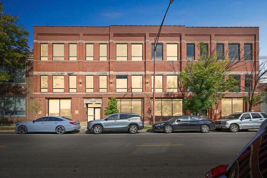 2130-2140 W Fulton St, Chicago, IL for lease - Building Photo - Image 3 of 11