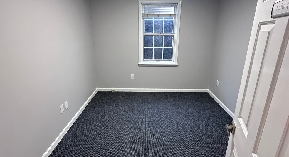 21 Walnut Blvd, Petersburg, VA à louer - Photo du bâtiment - Image 3 de 11