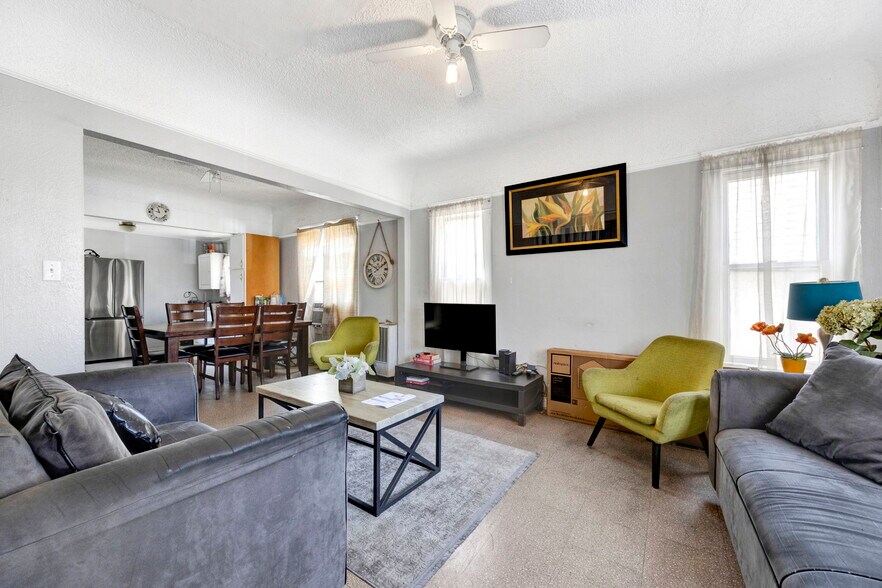 1166 W 39th Pl, Los Angeles, CA à vendre - Photo du bâtiment - Image 3 de 33