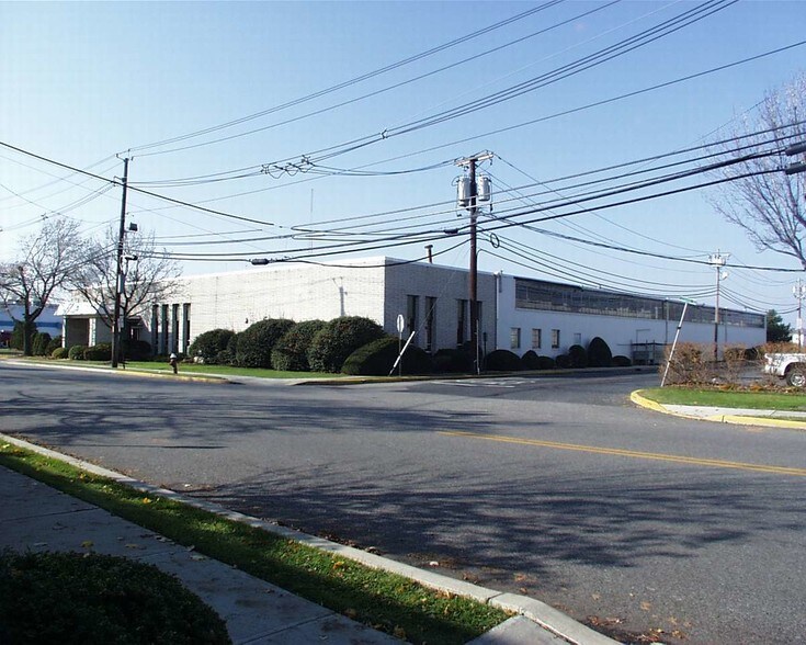 540 Gotham Pky, Carlstadt, NJ à louer - Photo du bâtiment - Image 2 de 4