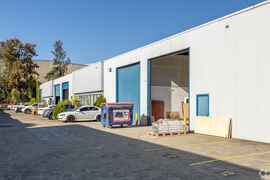 35 Foundry Rd, Seven Hills for sale - Building Photo - Image 3 of 4