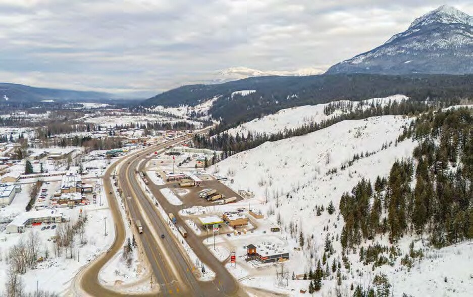 1002 Trans Canada Hwy W, Golden, BC à vendre - Aérien - Image 3 de 3