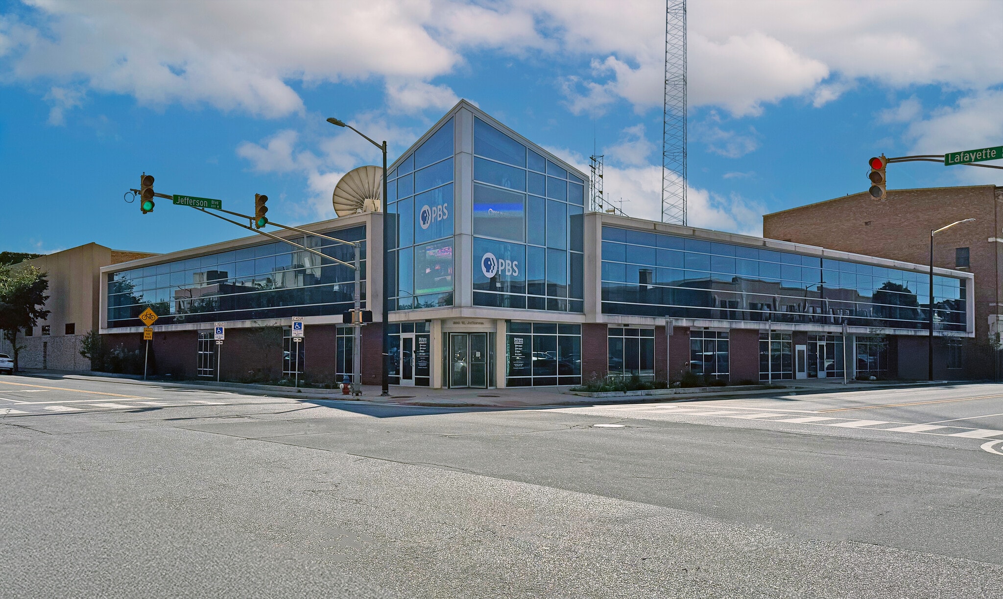 302 Jefferson Blvd, South Bend, IN for lease Primary Photo- Image 1 of 5