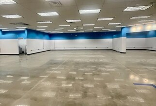 521 W Grand Ave, Haysville, KS à louer Photo du bâtiment- Image 1 de 2