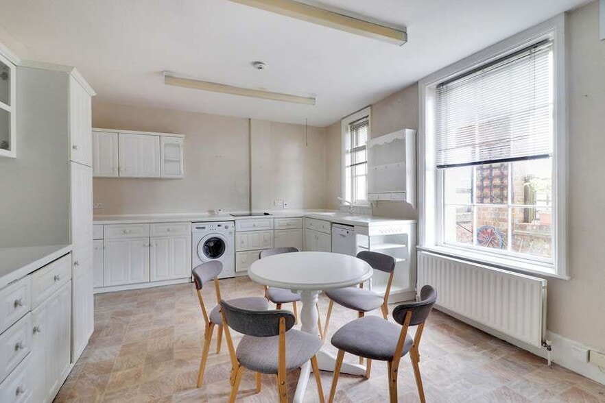 138-148 High St, Sevenoaks for sale - Interior Photo - Image 2 of 10