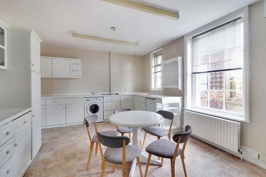 138-148 High St, Sevenoaks à vendre - Photo intérieure - Image 2 de 10