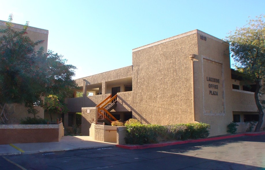 1819 S Dobson Rd, Mesa, AZ à louer - Photo du bâtiment - Image 1 de 4