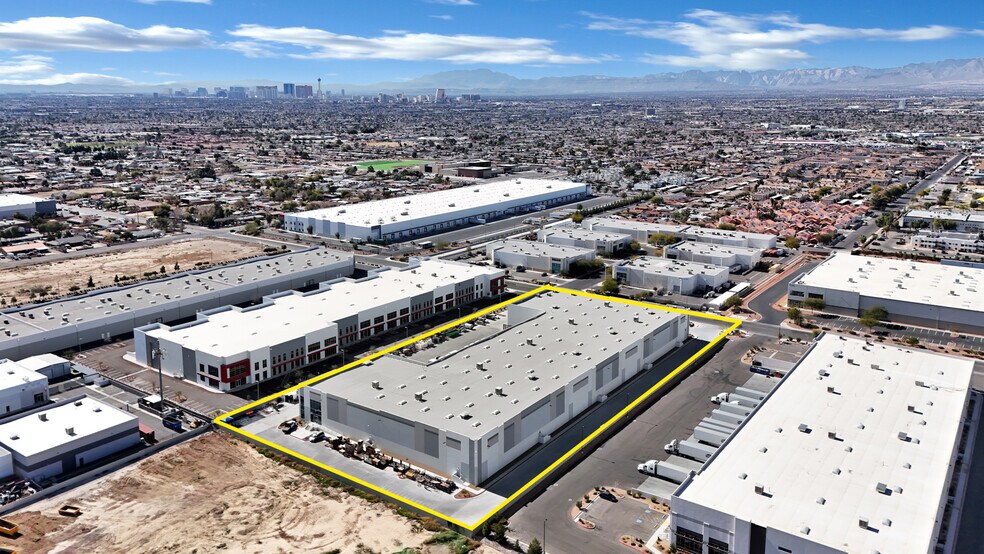 2970 Lincoln Rd, Las Vegas, NV à louer - Photo du bâtiment - Image 3 de 5