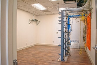 375 Healdsburg Ave, Healdsburg, CA for lease Interior Photo- Image 2 of 6