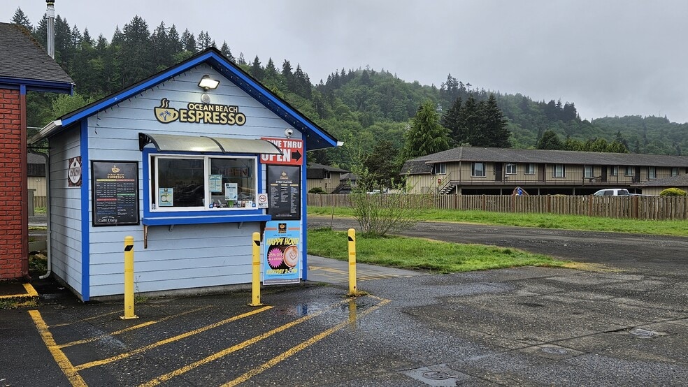 3803 Ocean Beach Hwy, Longview, WA for lease - Building Photo - Image 2 of 9