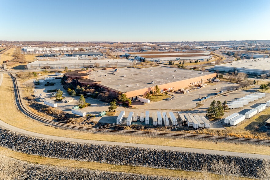 1 Corporate Woods Dr, Bridgeton, MO for sale - Building Photo - Image 2 of 23