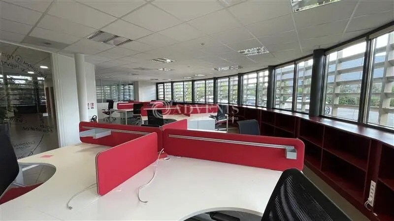 Office in Collégien for lease Interior Photo- Image 1 of 17