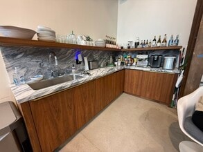 2419-2425 Michigan Ave, Santa Monica, CA for lease Interior Photo- Image 2 of 4