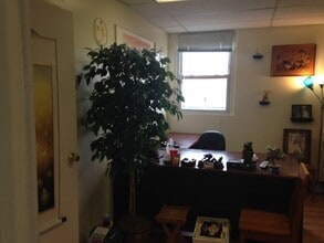 2568-2570 Hempstead Tpke, East Meadow, NY for lease Interior Photo- Image 2 of 2