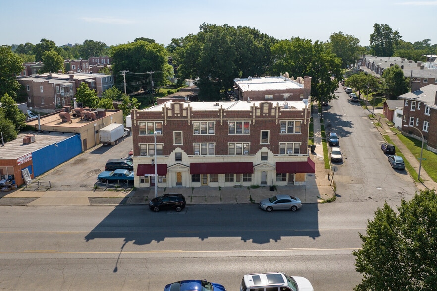 4054 S Grand Blvd, Saint Louis, MO à vendre - Photo du bâtiment - Image 2 de 24