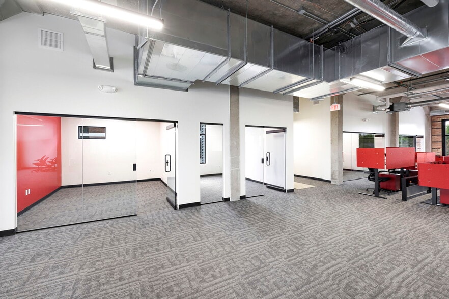 540 N Broadway, Green Bay, WI for lease - Interior Photo - Image 3 of 7