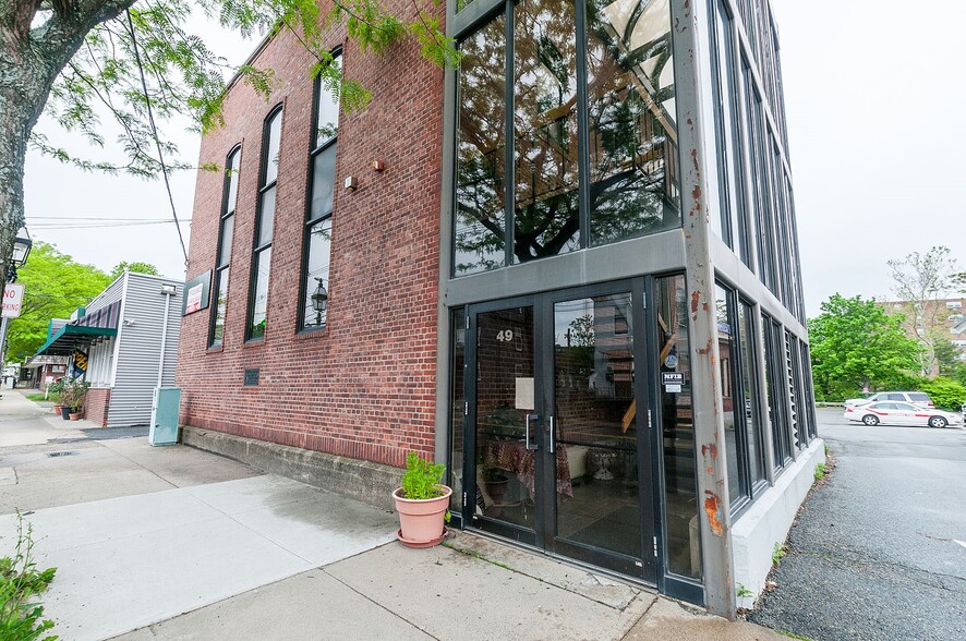 Lowell Street portefeuille de 3 propriétés à vendre sur LoopNet.ca - Photo du bâtiment - Image 2 de 20
