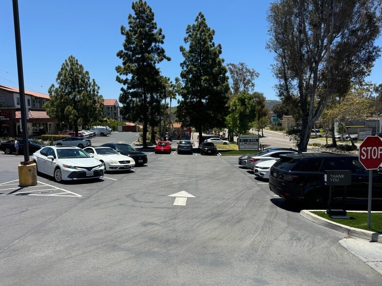 12889 Rancho Penasquitos Blvd, San Diego, CA for lease - Building Photo - Image 2 of 30