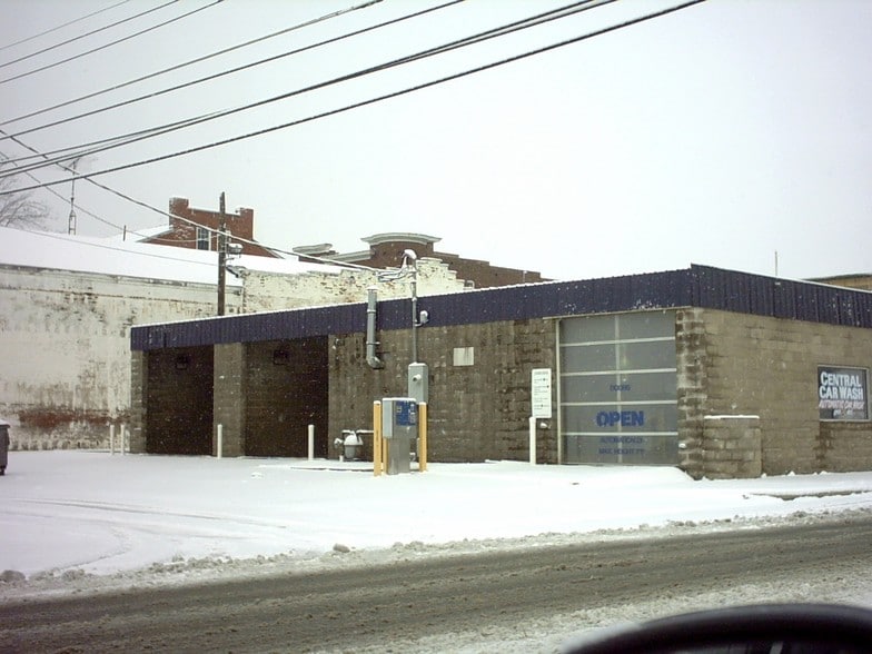 2 W Main St, Cambridge City, IN à louer - Photo du bâtiment - Image 2 de 5